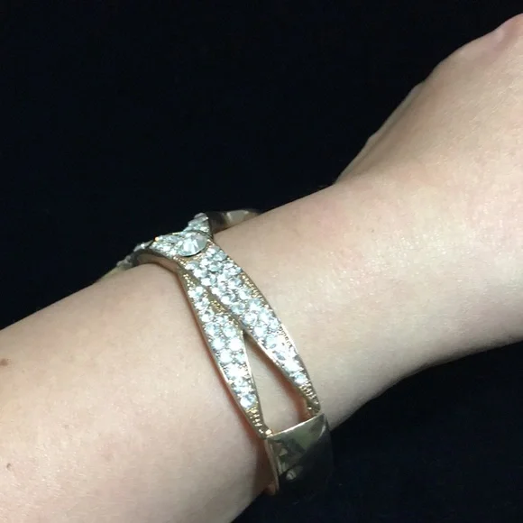 🖤Scissors💕design hinged bangle - Picture 3 of 15